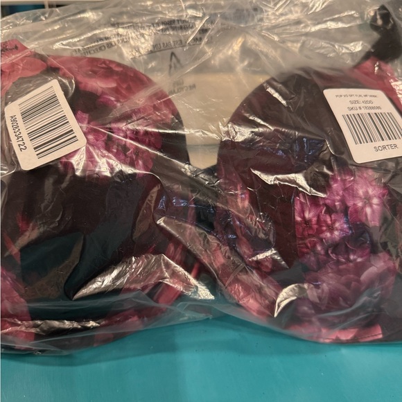 Torrid Bra in Black and Pink - Picture 2 of 5